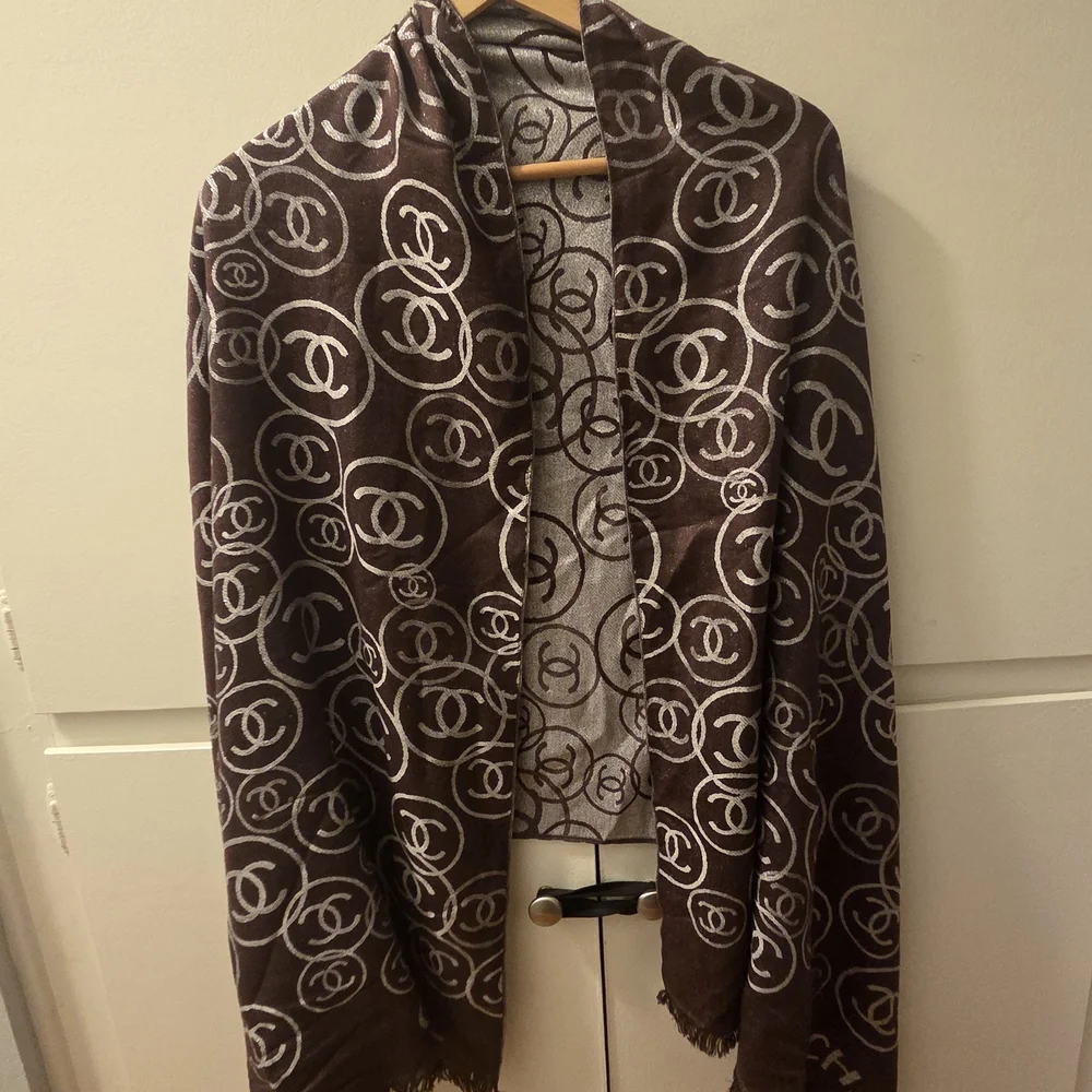 Chanel Brown and Silver Logo Scarf - Picture 3 of 8